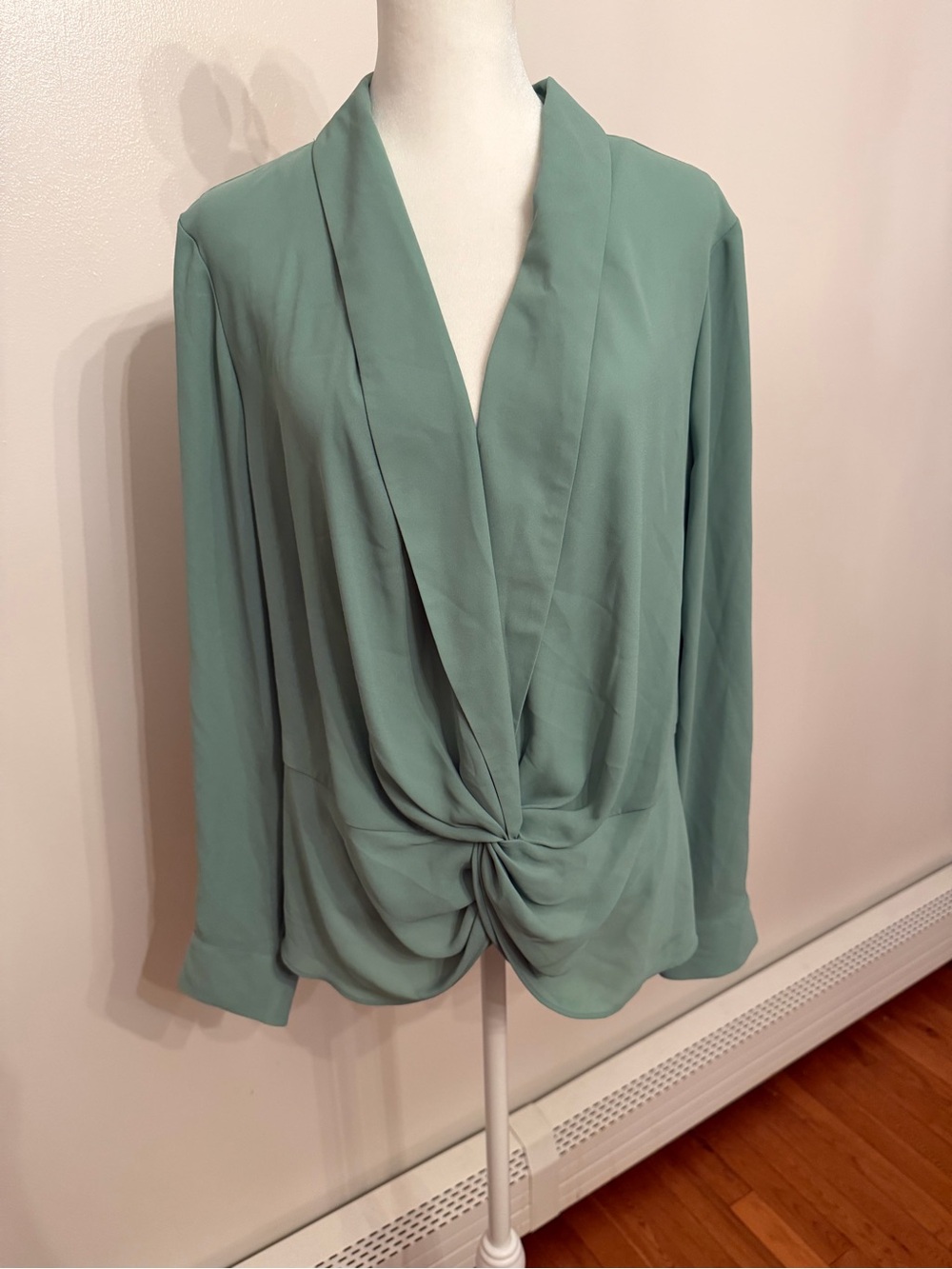 INC International Concepts Women's Long Sleeve V-Neck Twist-Front Blouse Size L - Picture 5 of 15
